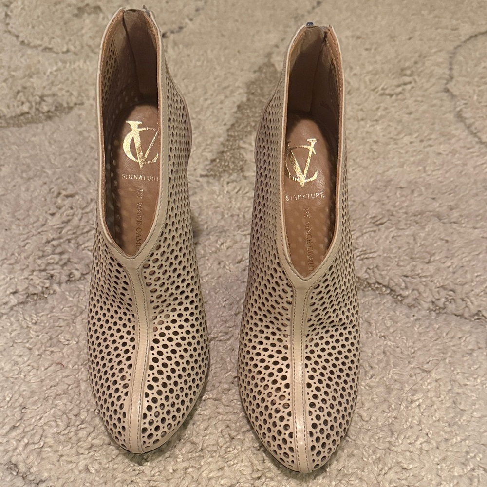 Vince Camuto Women's Perforated Tan Ankle Booties-4 inch heel-new and never worn